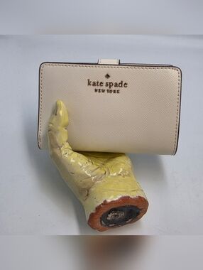 NWOT Kate Spade New York Cream Saffiano Leather Compact Bifold Wallet